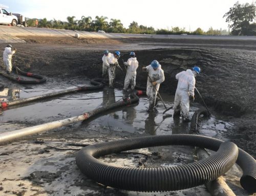 Pumping of an industrial sludge pond using 4 high-performance vacuum trucks